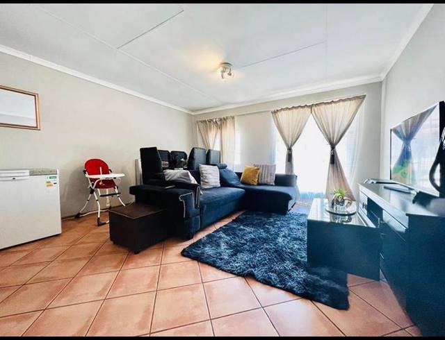 2 BEDROOM APARTMENT FOR SALE IN DIE HOEWES